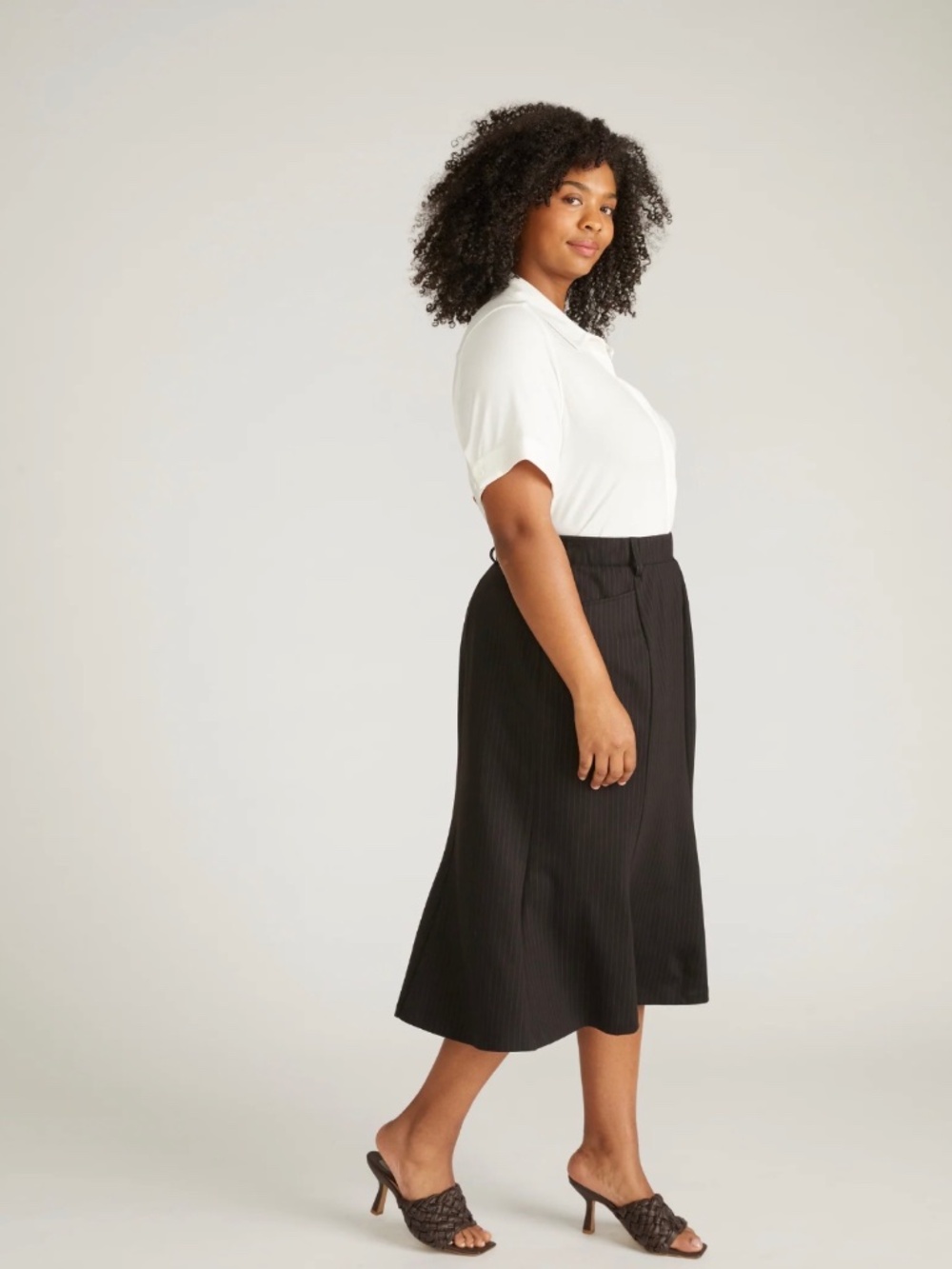 NEW Universal Standard Carla Ponte Skirt in Slate Pinstripe, size 18-20